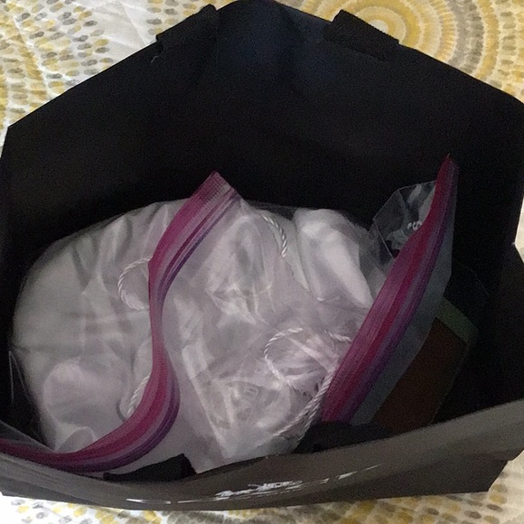 COPY - ⚡️FLASH SALE⚡️Coach Pale Pistachio / Silver Jonie Bag & Id Card Case - Picture 14 of 15